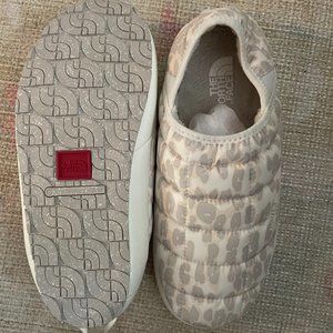 North Face Women's Thermoball traction mule v